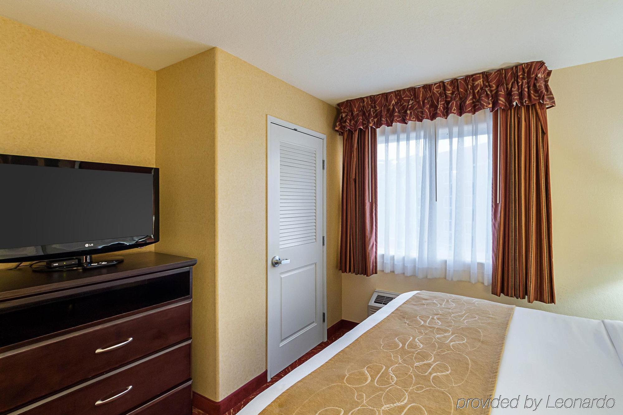 Comfort Suites Airport Wichita Exterior foto